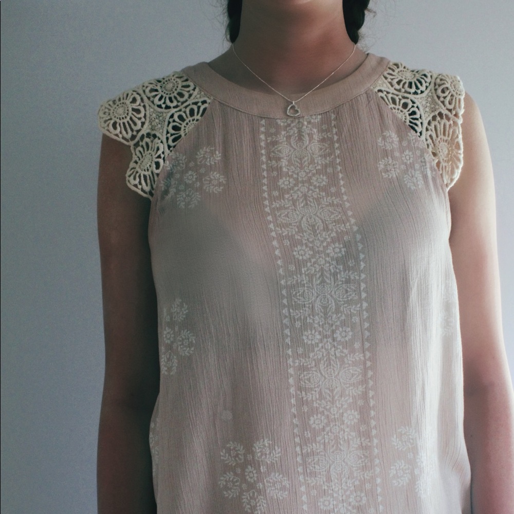 Monteau Blush Top with White Decorative Sleeves